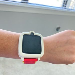TickTalk 3 Vanilla White watch will come with Neon Pink wrist band.